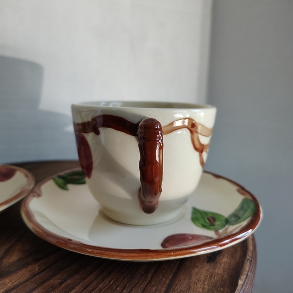 Franciscan Apple Cups & Saucers Set Of 2 Apple Tree Cups And Plates Vintage USA - Picture 3 of 16